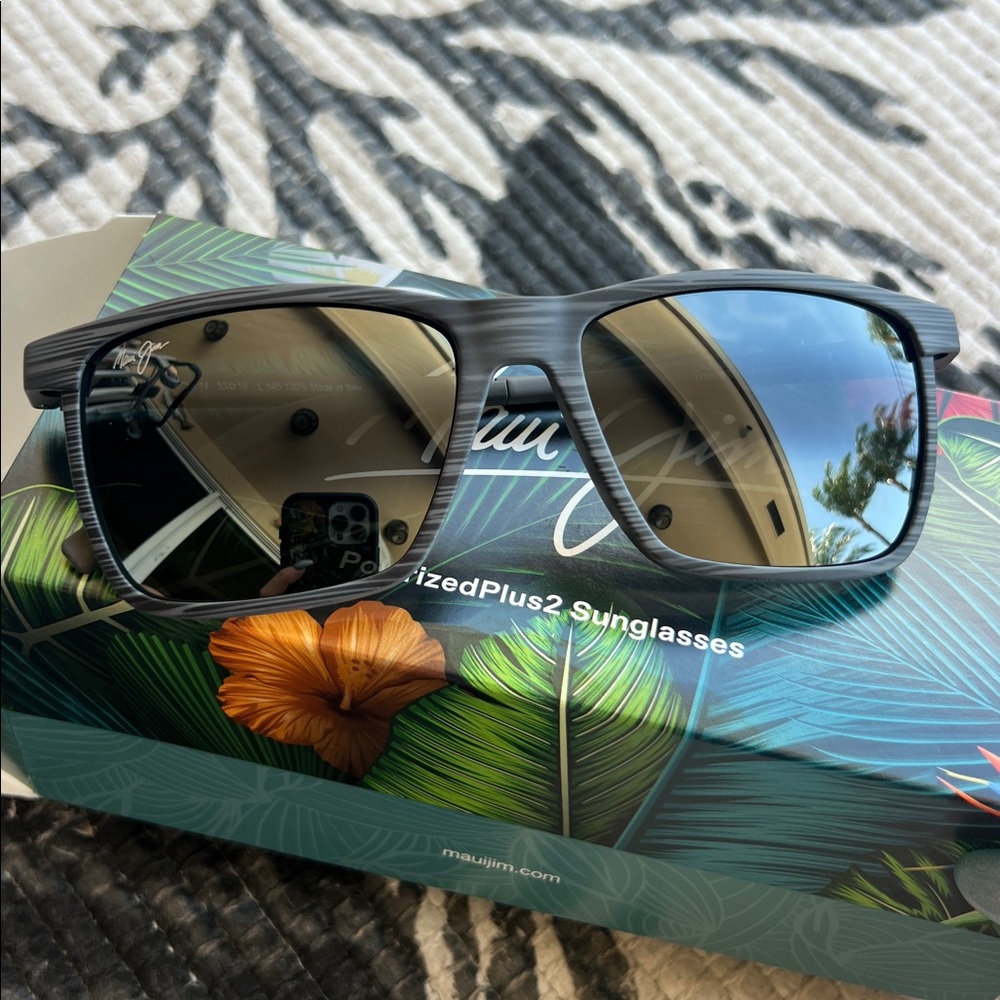Maui Jim One Way Rectangular Sunglasses Polarized in Grey Stripe $289